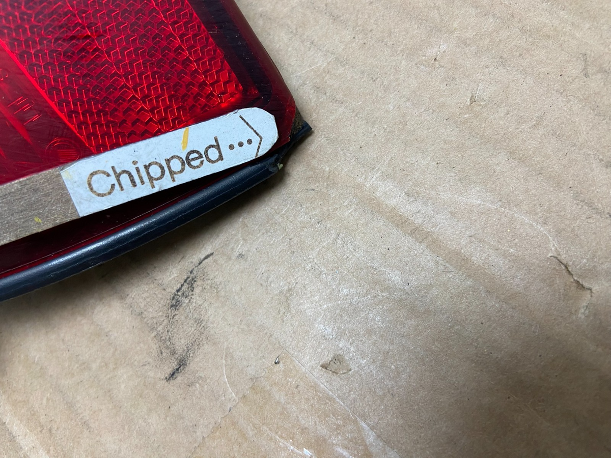 2004 2005 Mercury Sable Left Driver Side Tail Light AI8962 LK4