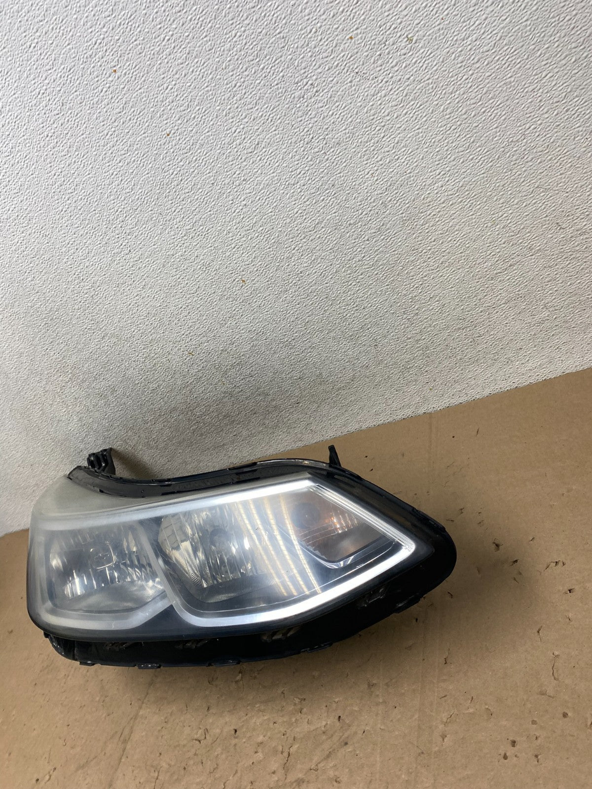 2016 to 2019 Chevrolet Cruze Right Passenger Halogen Headlight AG5441 DW2
