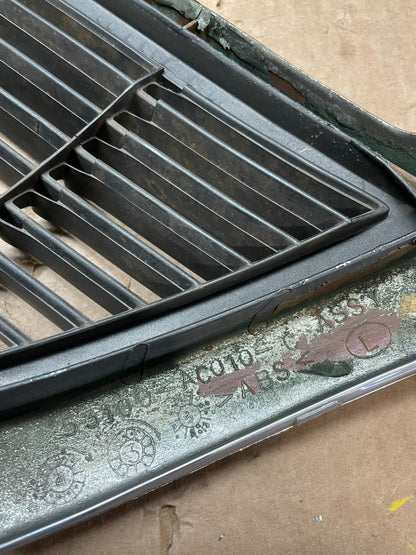 1995 1996 1997 Toyota Avalon Front Upper Grill Grille OEM Z5590 DG9