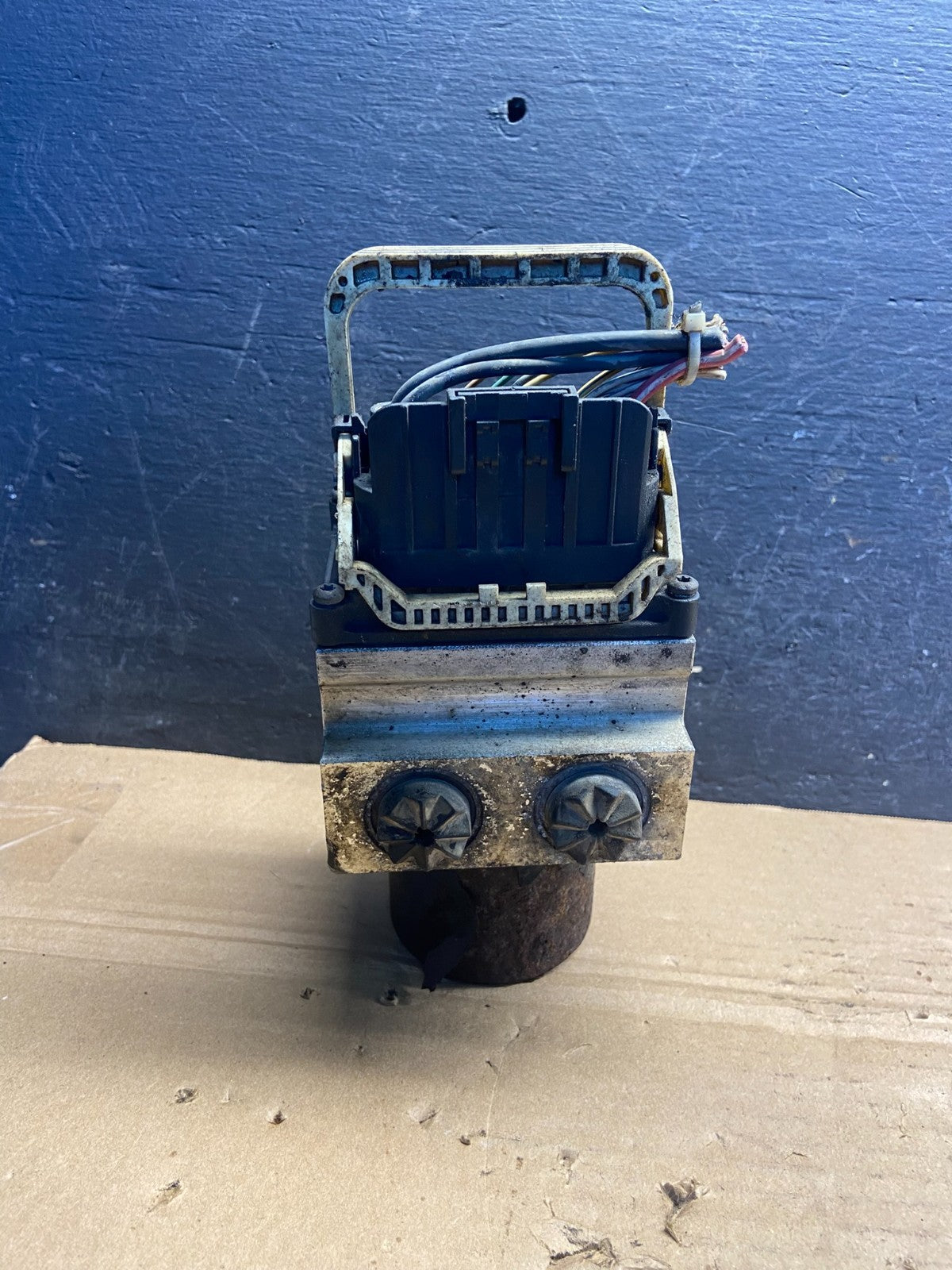2008 Chevrolet Express ABS Pump Control 25860724 Module AE2452 DG3