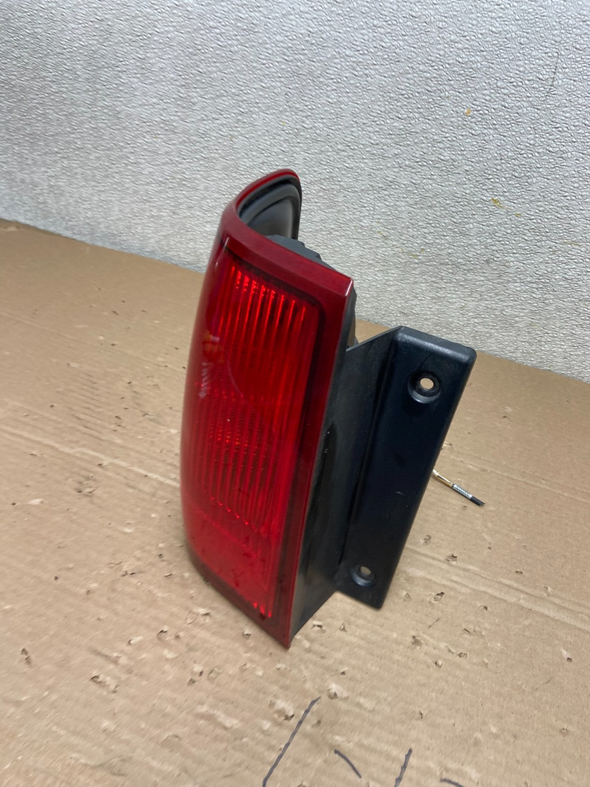 2003 to 2006 Lincoln Navigator Left Driver LH Side Tail Light OEM AB1425 LK1