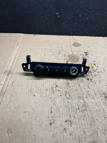 2007-2014 Chevrolet Tahoe Silverado Yukon Pedal Traction Control Switch p1939 DG0