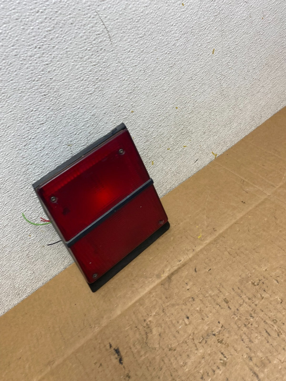 1987 to 1994 Saab 900 Right Passenger RH Inner Tail Light N4575 DG2