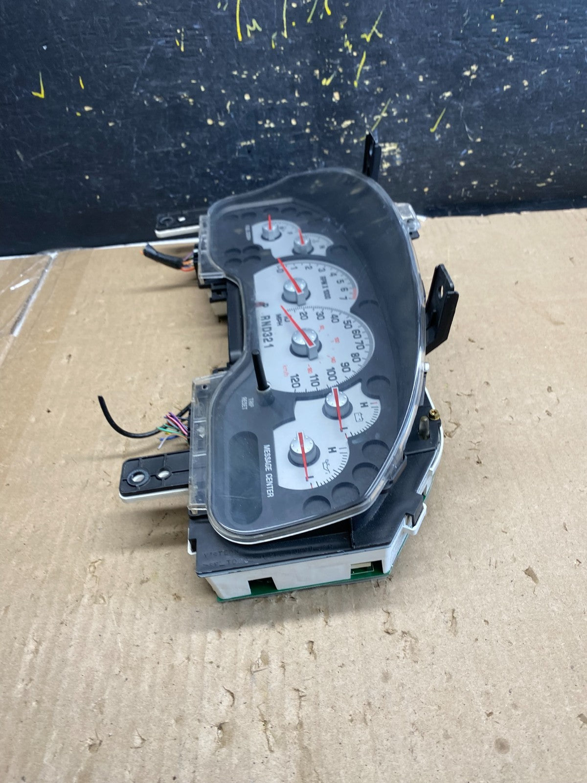 2004 2005 Mercury Mountaineer Instrument Cluster Speedometer Gauge OEM ab2187 DG2