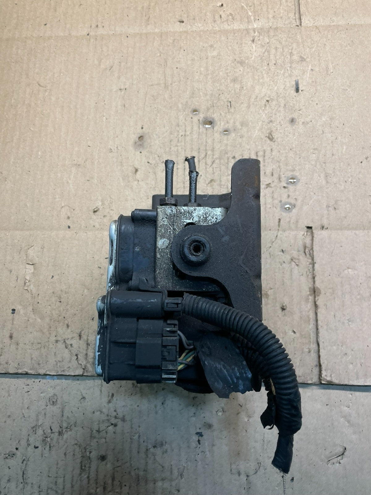 2004-07 Chevrolet Express ABS Pump Control OEM 13567136 Module v9085 DG1