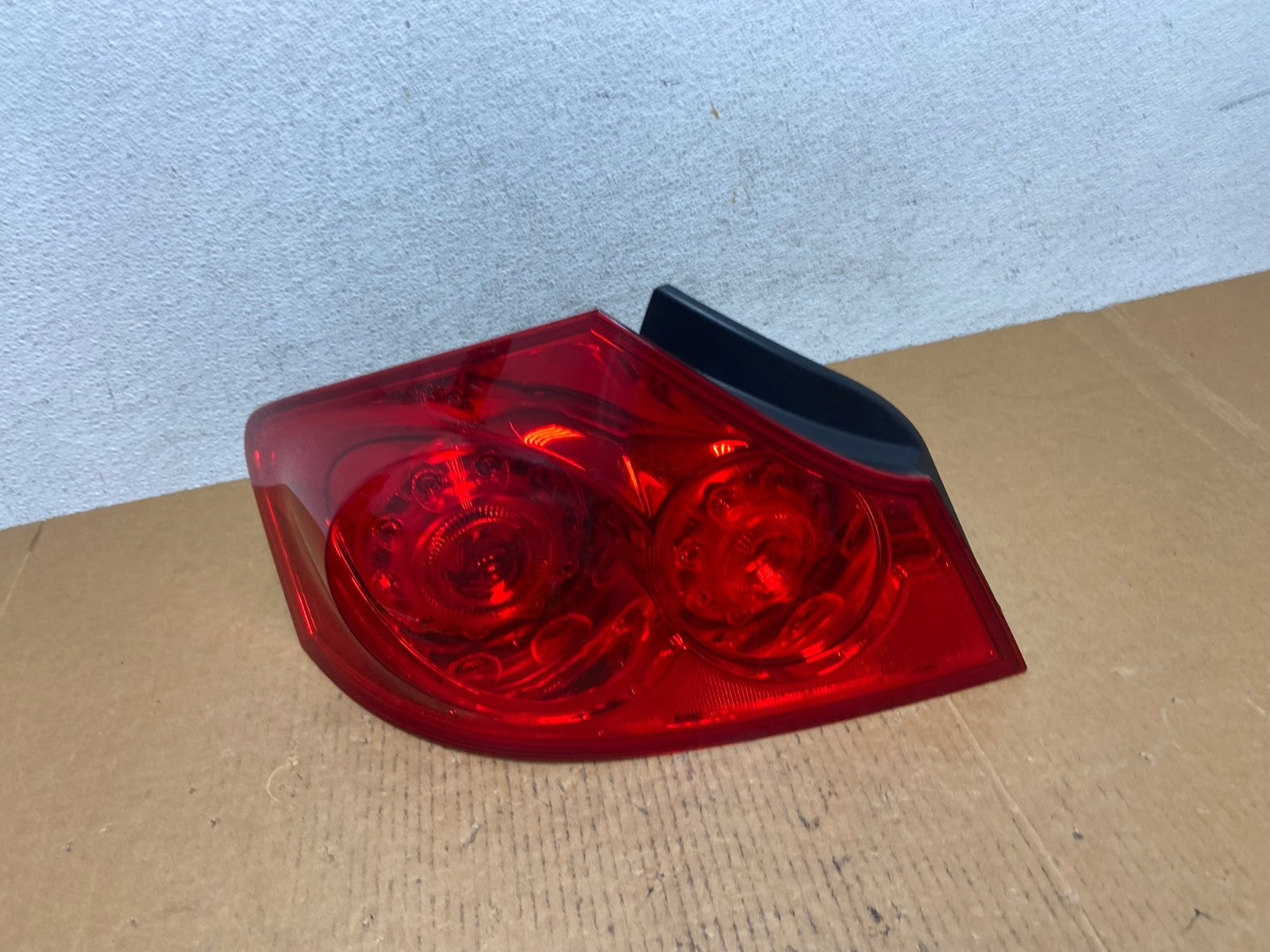 2007 to 2013 Infiniti G35 G37 Sedan Left Driver LH Side Tail Light AE0665 LK0