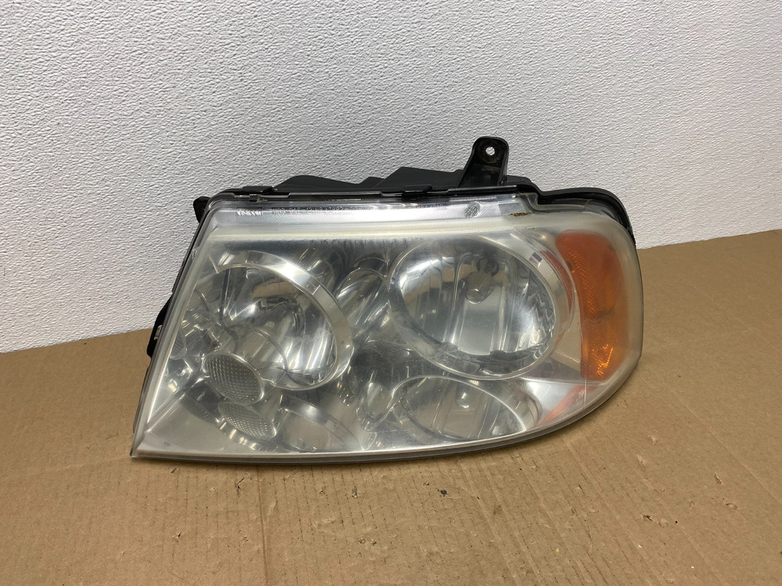 Halogen 2003-2006 Lincoln Navigator Left Driver Lh Side Headlight Oem AB8121 DW0