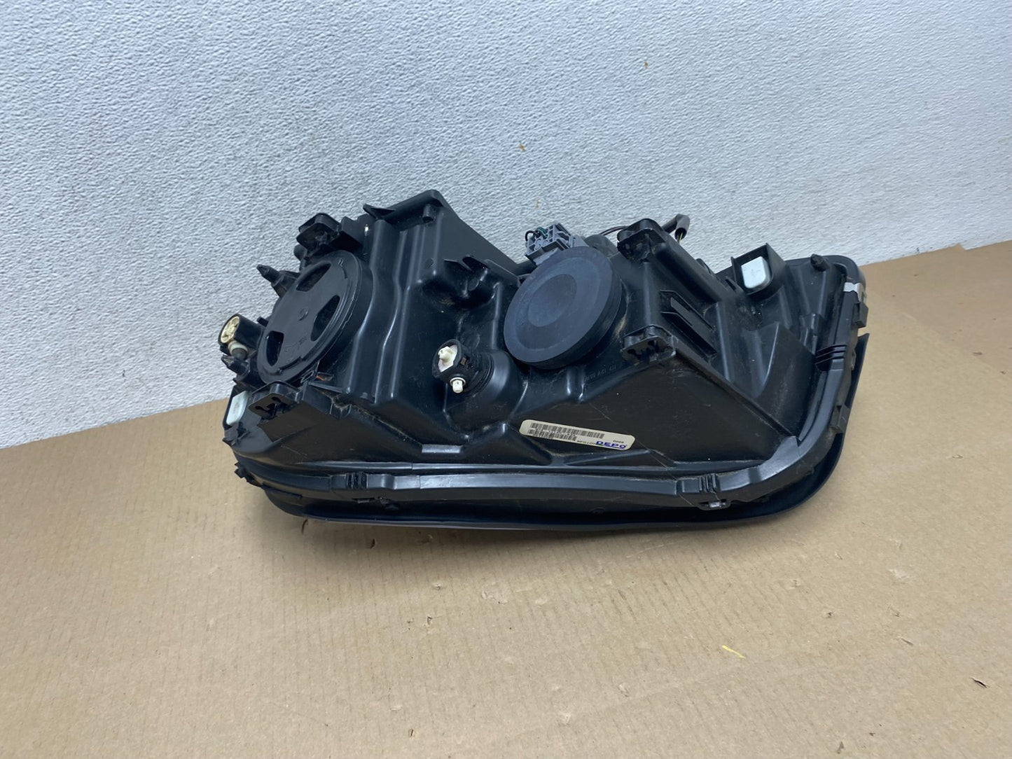 2003 to 2006 Volvo XC90 Right Passenger Rh Side Headlight Halogen DEPO AG5837 DW5