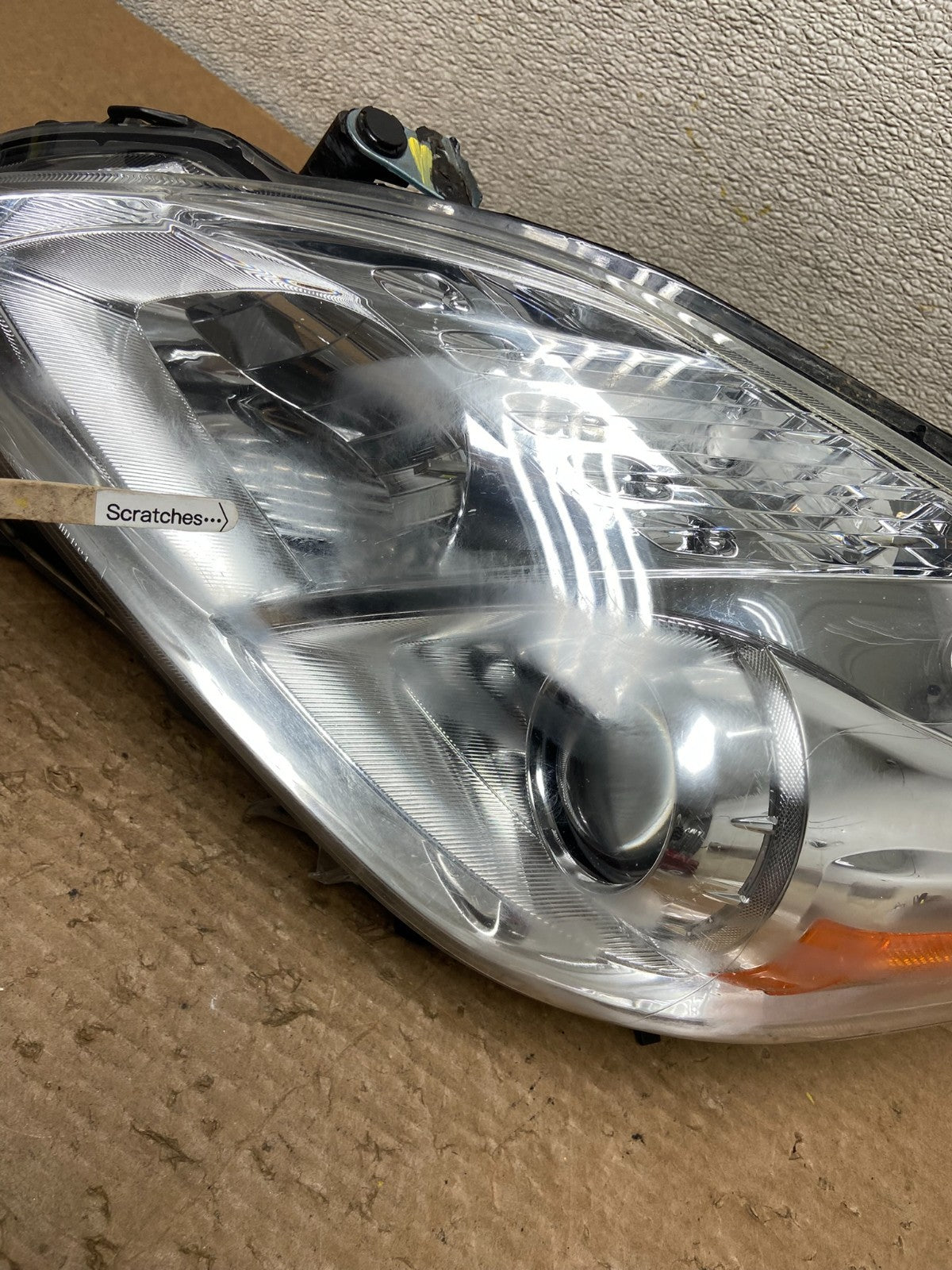 2010 - 2011 Toyota Prius Left Driver Side Halogen Headlight OEM Z3709 PS3