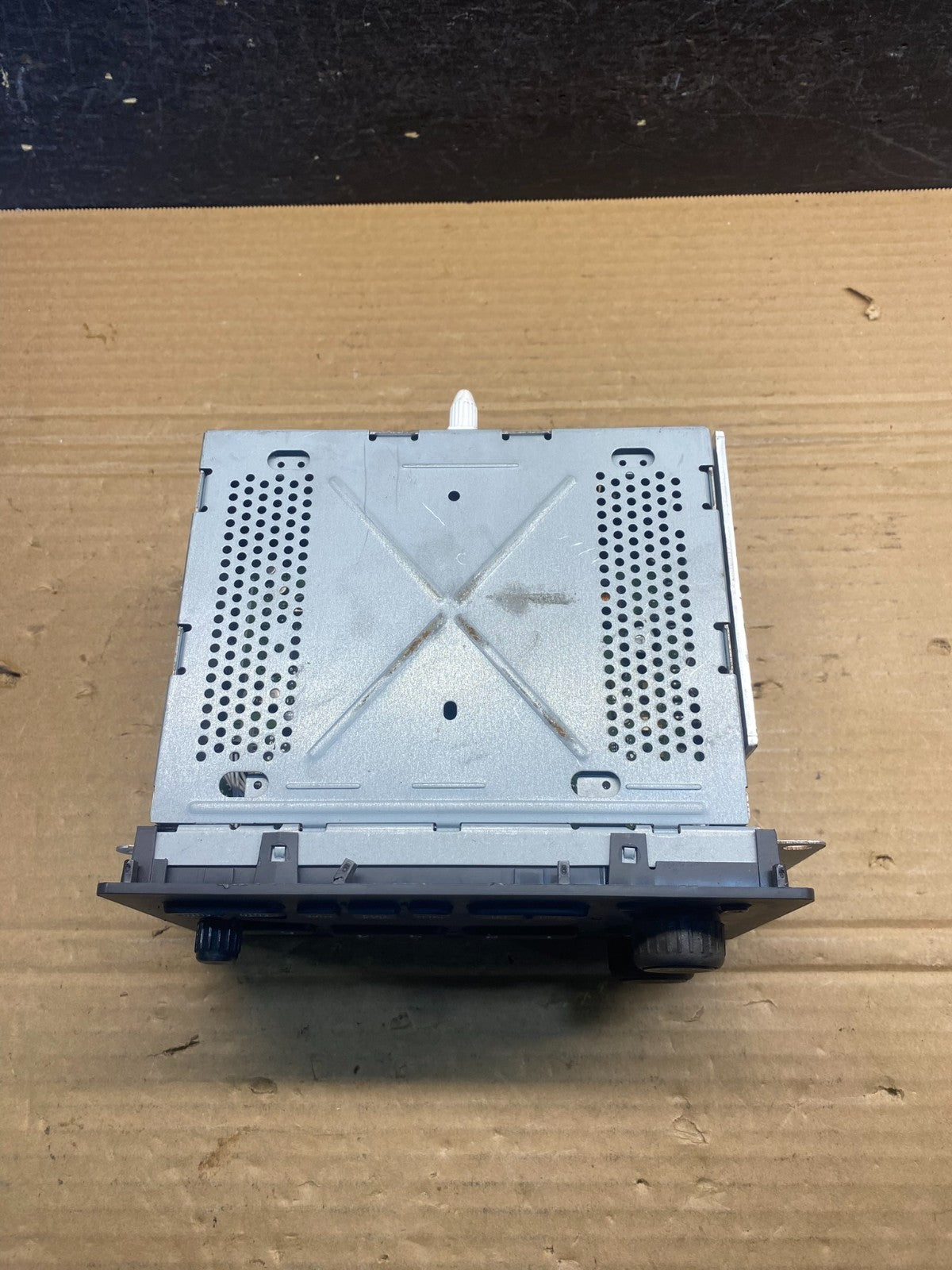 2005 to 2012 Chevrolet Colorado AM/FM Radio Receiver AE4786 DG4