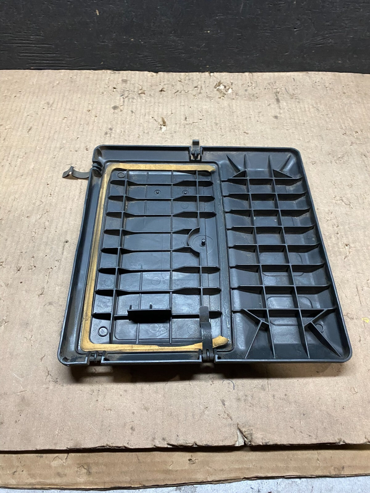 2008 to 2012 Ford Escape Engine Motor Cover Oem j1261 DG7
