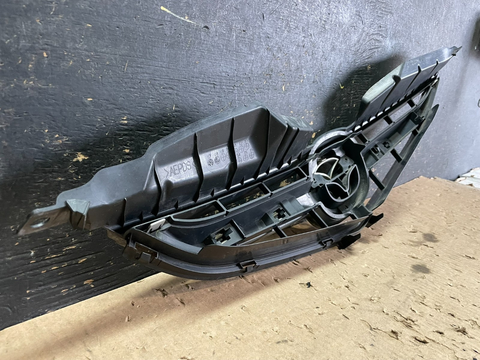 2008 to 2010 Mazda 5 Upper Front Grille Grill OEM Z5612  DG6