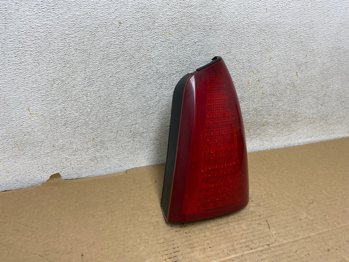2000 to 2005 Cadillac Deville Right Passenger Rh Side Tail Light AH8011 LK1