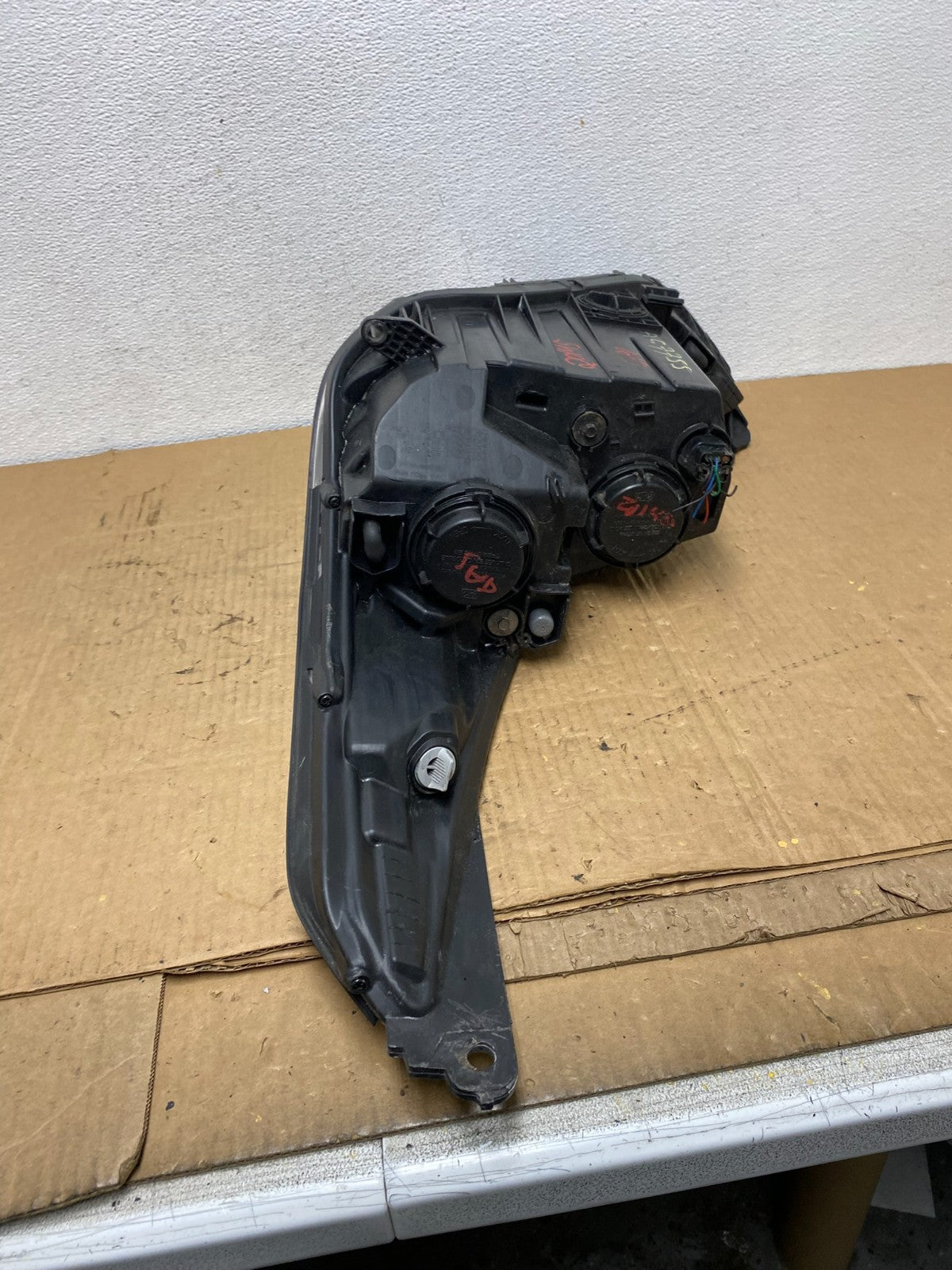 2012 - 2017 Hyundai Veloster Right Passenger RH Halogen Headlight AD2473 DW6