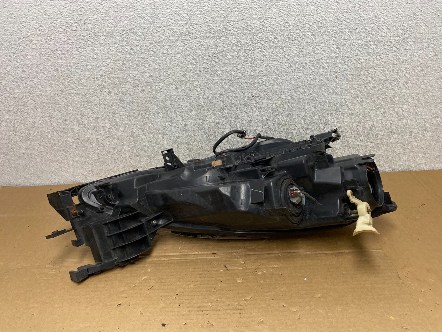 2009 - 2010 Mazda 6 Left Driver LH Side Halogen Headlight AD3892 DW5