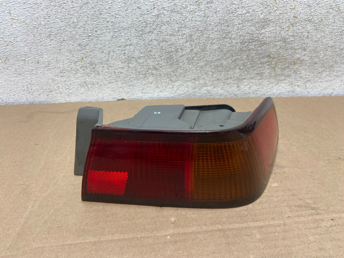 1997 1998 1999 Toyota Camry Tail Light Right Passenger Rh Side AH9347 LK0