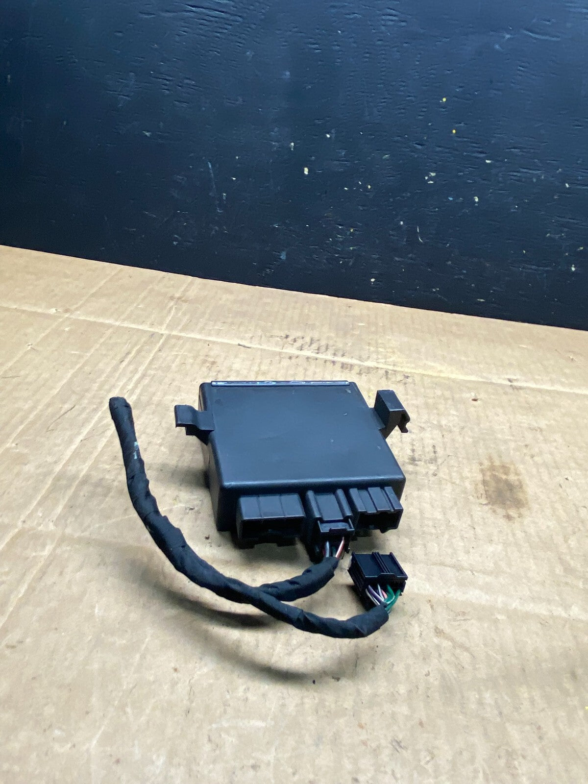 2013 to 2016 GMC Acadia Power Liftgate Control Module O1344 PS4
