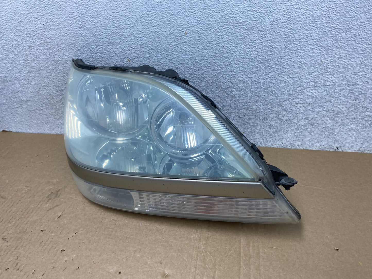 2001 2002 2003 Lexus RX300 Right Passenger Headlight Halogen AF9983 DW1