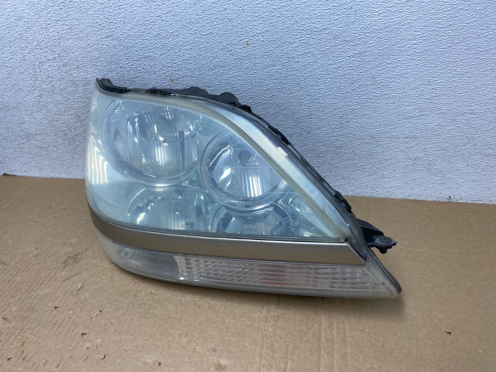 2001 2002 2003 Lexus RX300 Right Passenger Headlight Halogen AF9983 DW1
