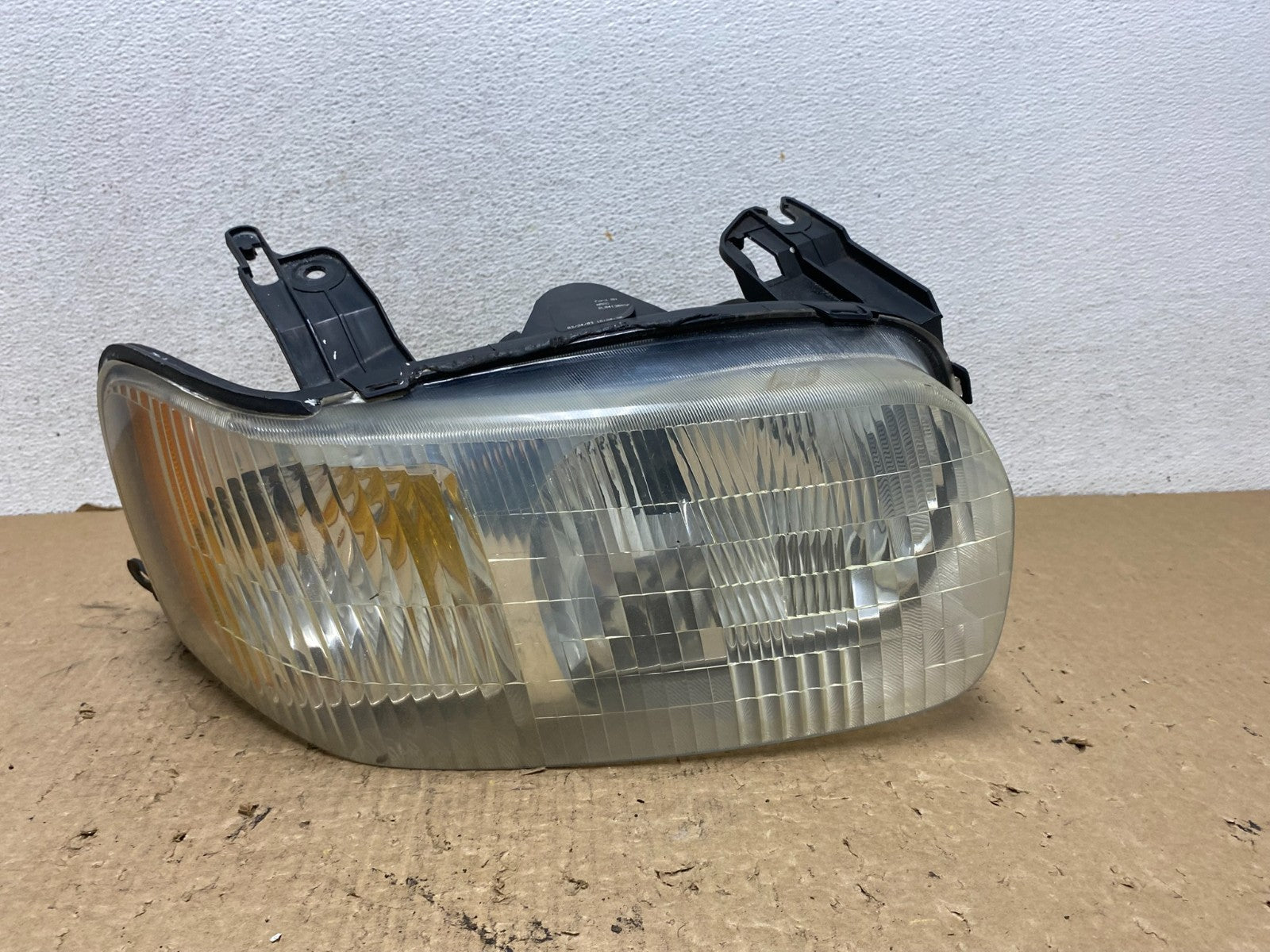 2001 - 2004 Ford Escape Right Passenger RH Halogen Headlight af8218 DG0