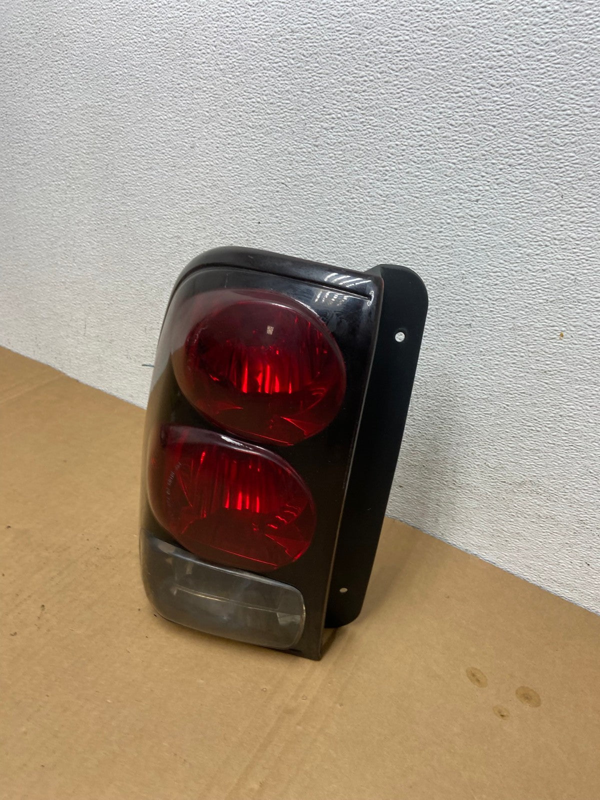 2002 to 2009 Chevrolet Trailblazer Left Driver LH Side Tail Light AD2604 LK1