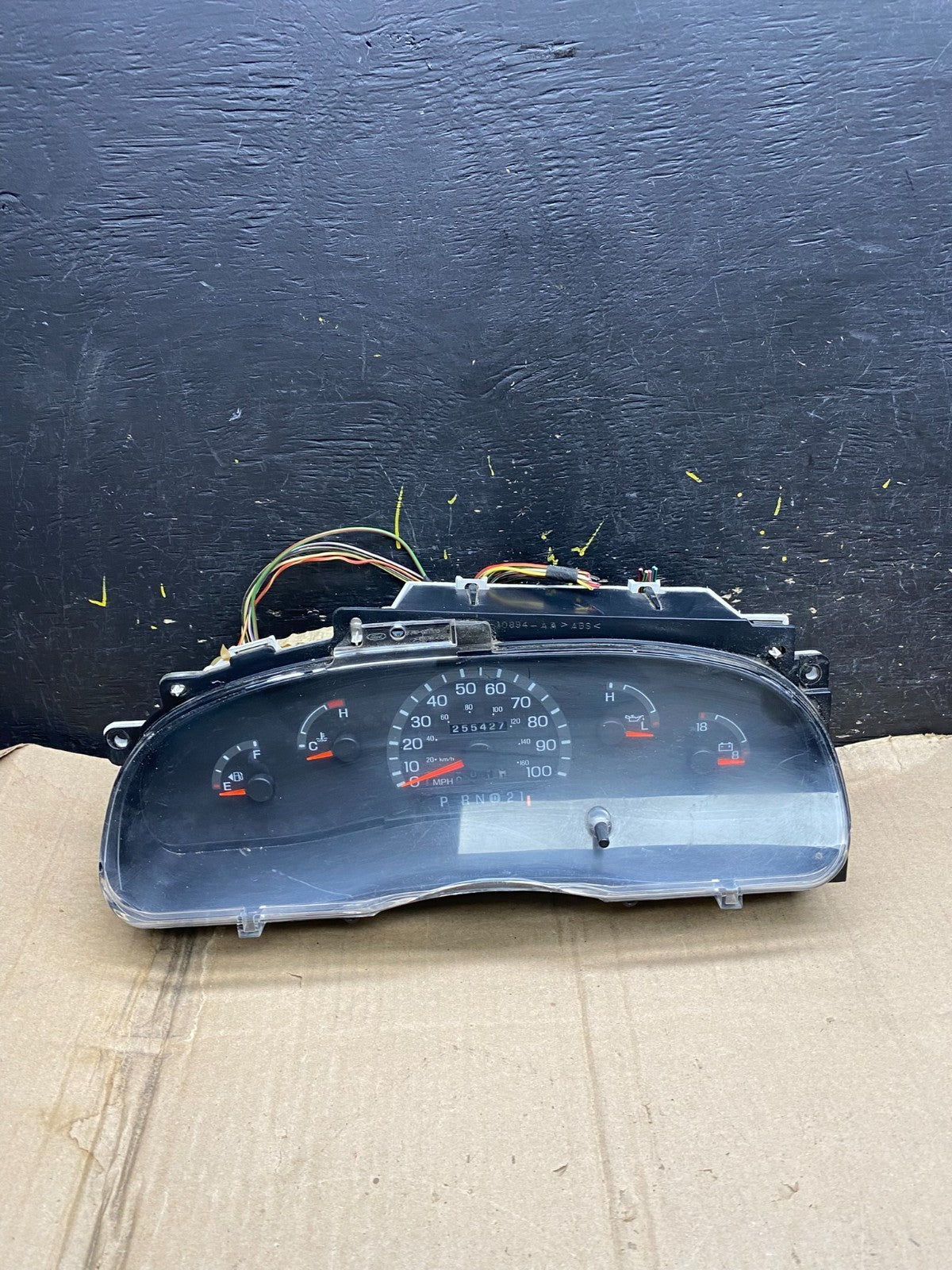 2001 - 2002 Ford Econoline E250 E350 Van Speedometer Instrument Cluster X2069 DG0
