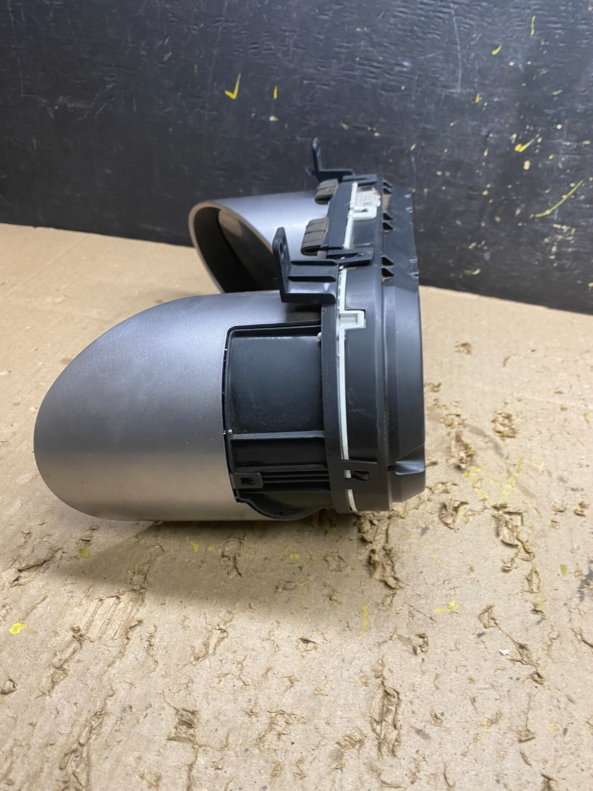 2014 to 2015 Hyundai Tucson Speedometer Cluster Gauge u5830 DG2