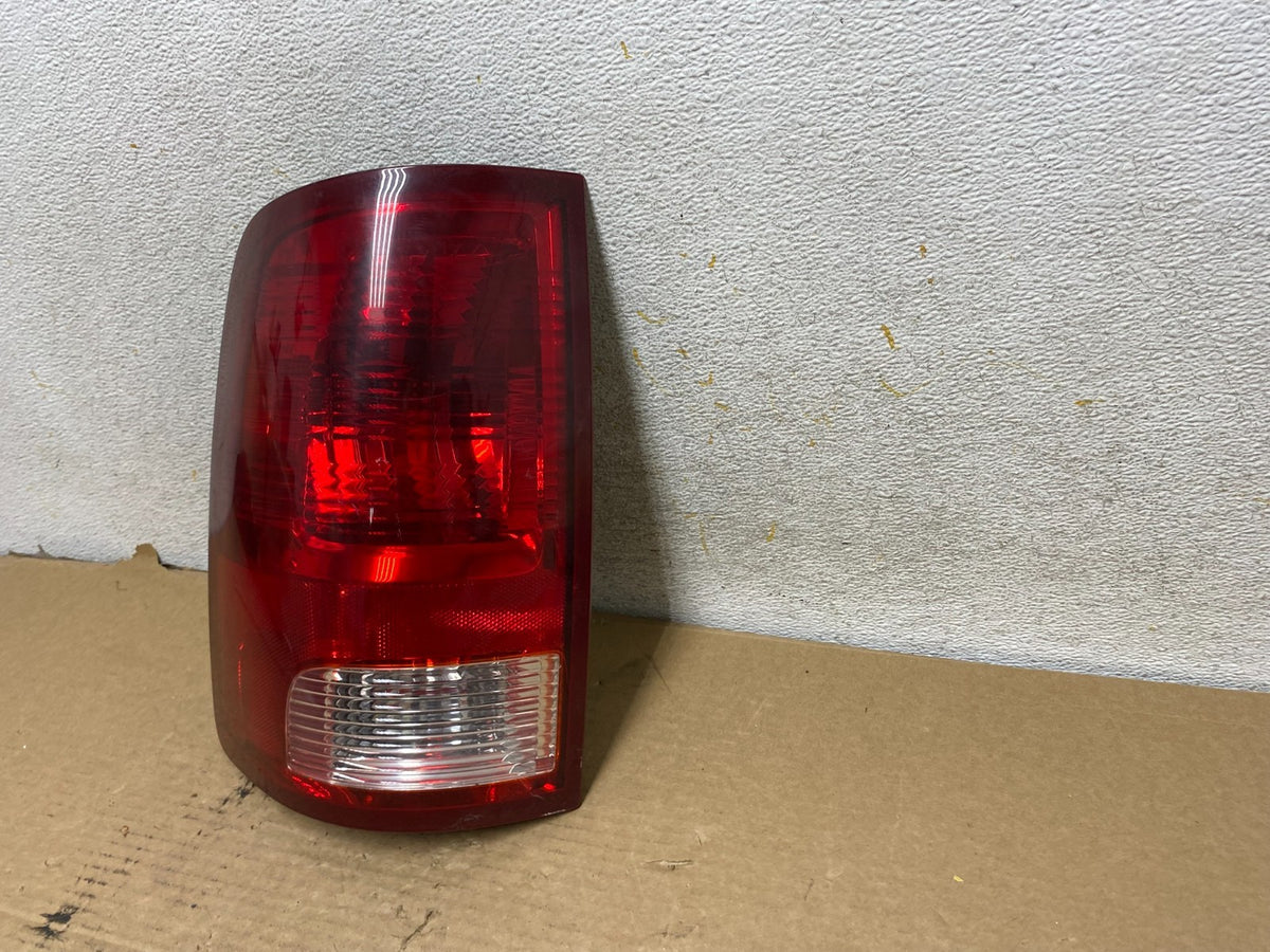 2010 to 2018 Dodge Ram 1500 Left Driver LH Side Tail Light AH8112 DW2