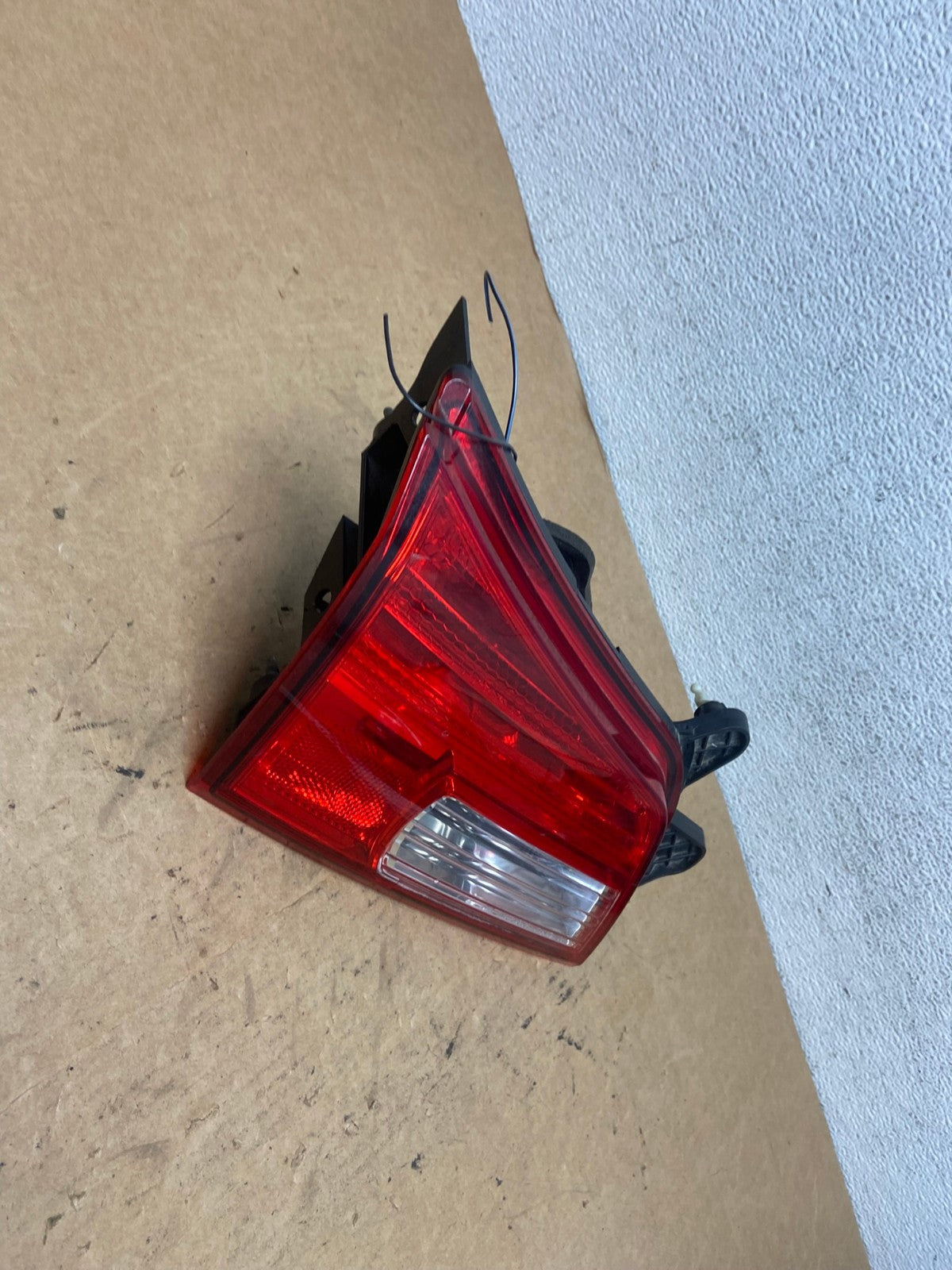 2010-2014 Subaru Outback Left Driver Lh Side Inner Tail Light AD5139 LK2