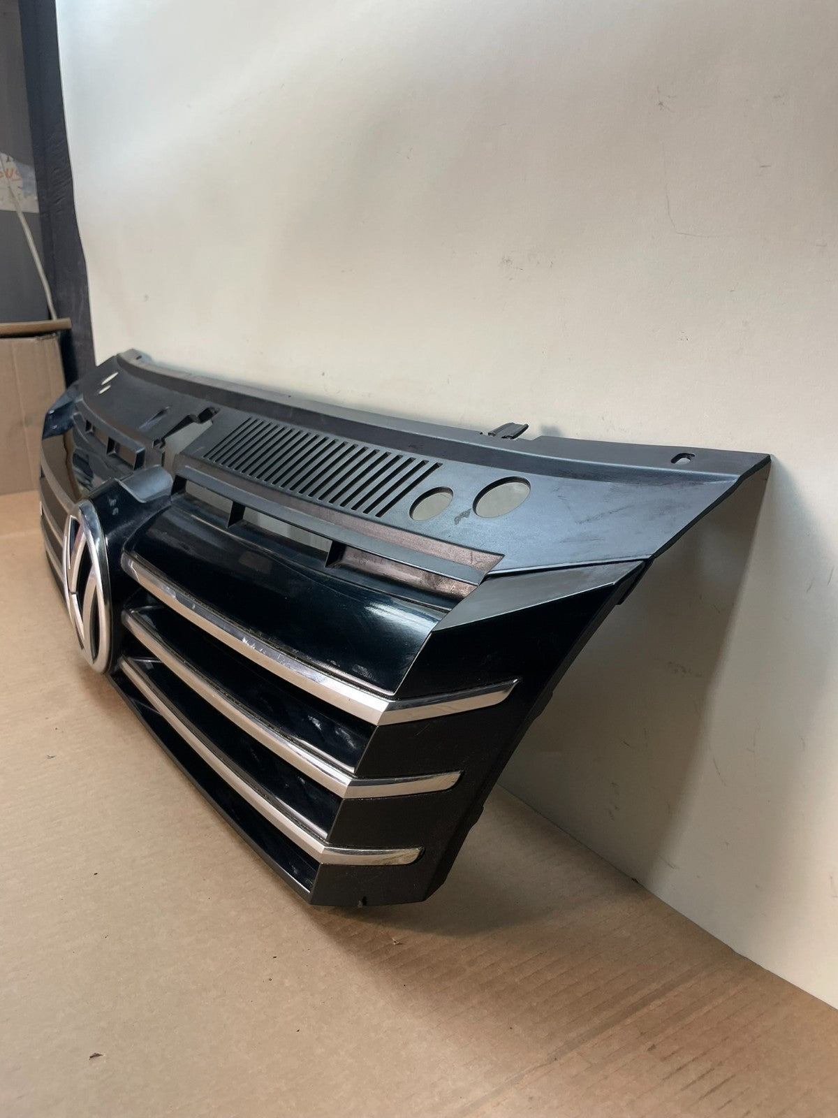 2016 to 2018 Volkswagen Passat Front Upper Grill Grille AJ1021 DG1
