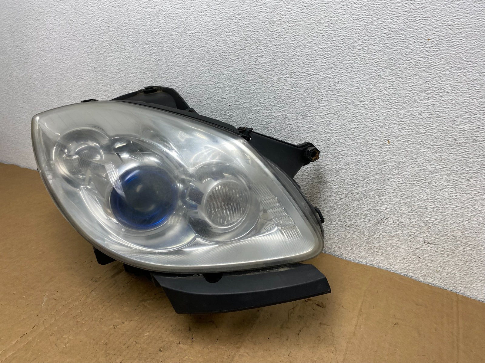2008-2012 Buick Enclave Right Passenger Headlight Xenon Hid Two Ballast AD13281