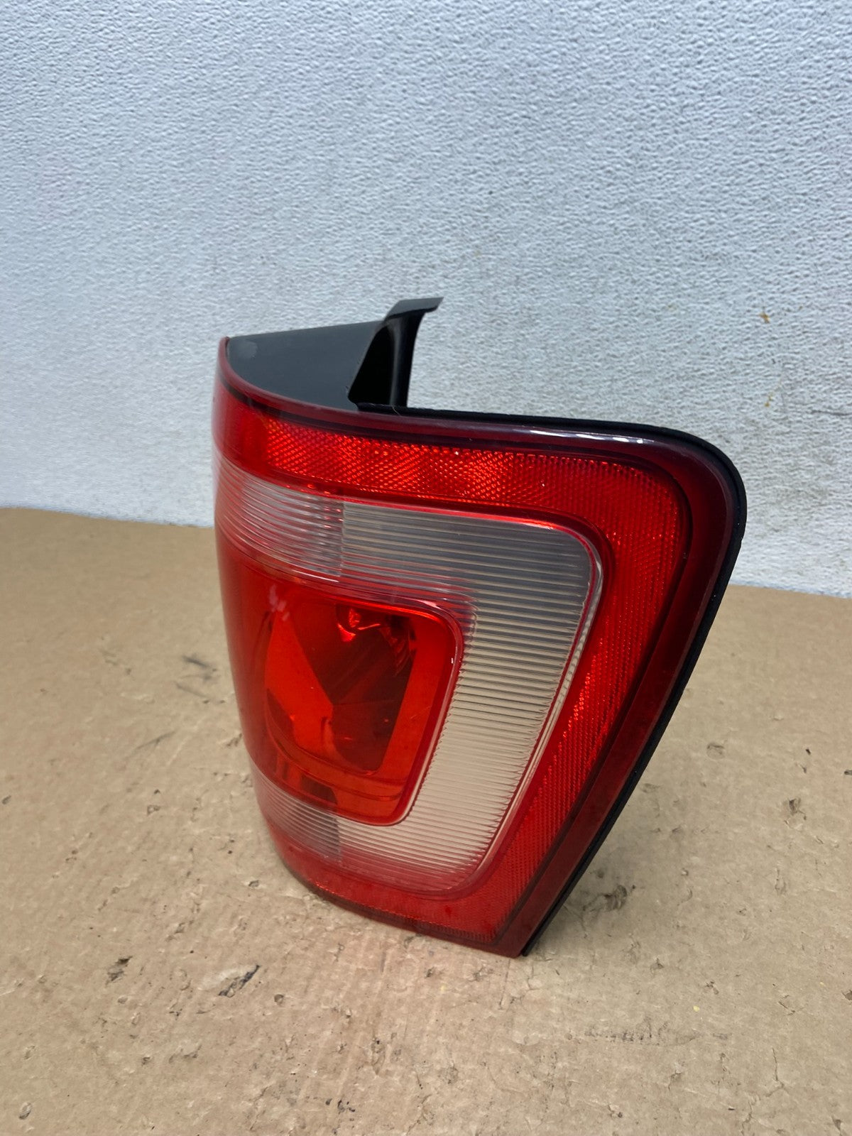 2008 to 2012 Ford Escape Right Passenger RH Side Tail Light AF8043 DW1