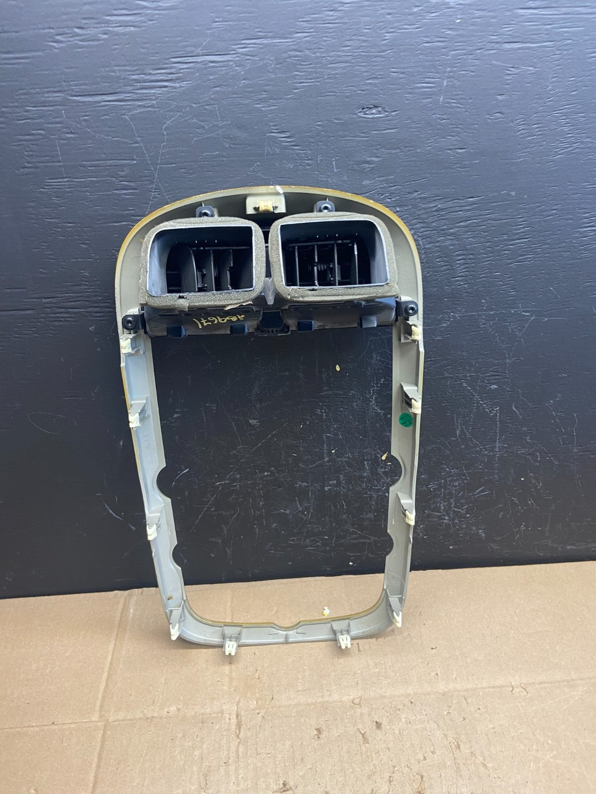 2013-2016 Chevrolet Malibu Center Radio Switch Air Vent Trim Bezel AB9671 DG3