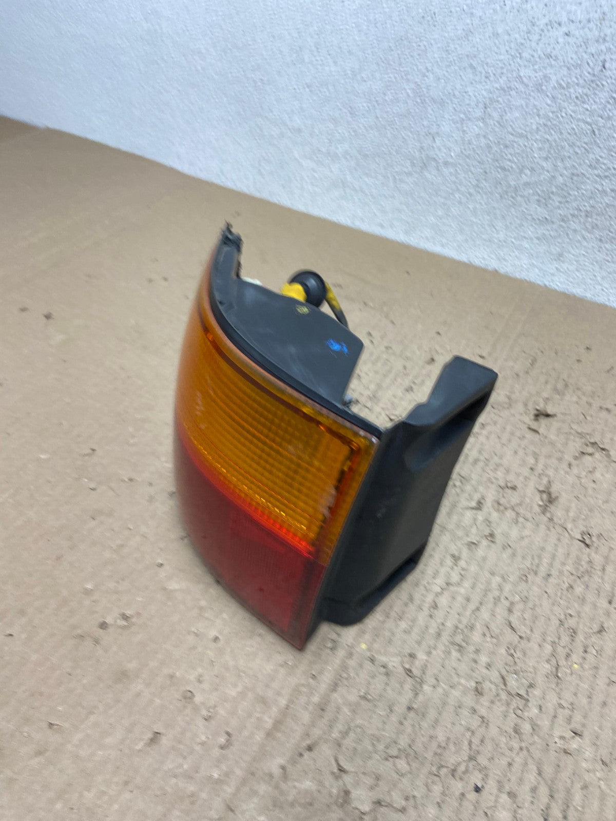 1998 1999 2000 Toyota Sienna Left Driver Tail light AF2914 LK1