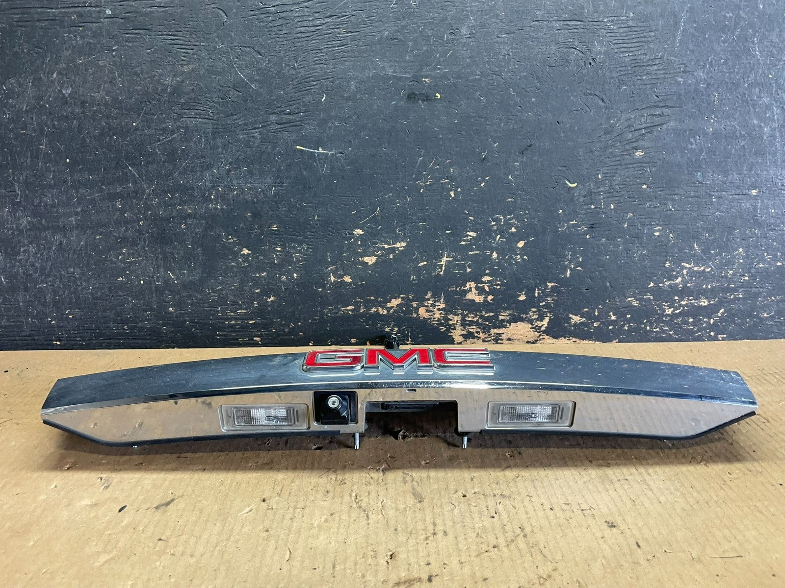 2011 to 2015 GMC Terrain Tailgate Liftgate with Camera Molding OEM AA5955 DG6