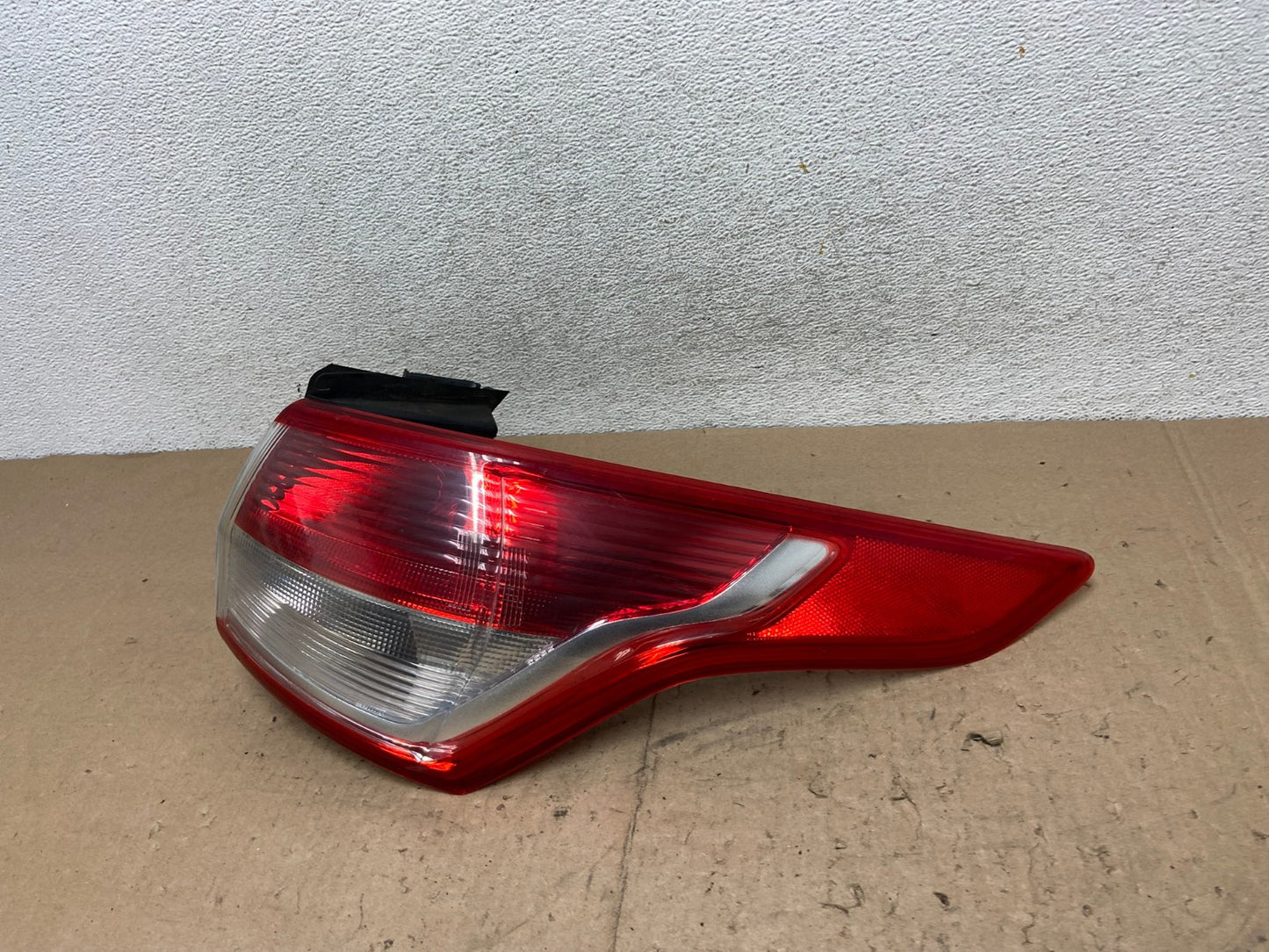 2013 to 2016 Ford Escape Right Passenger RH Side Tail Light AG5522 LK1
