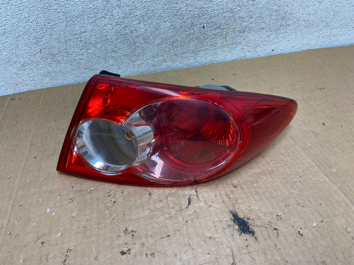 2003 - 2005 Mazda 6 Right Passenger Rh Side Tail Light AI9056 LK0