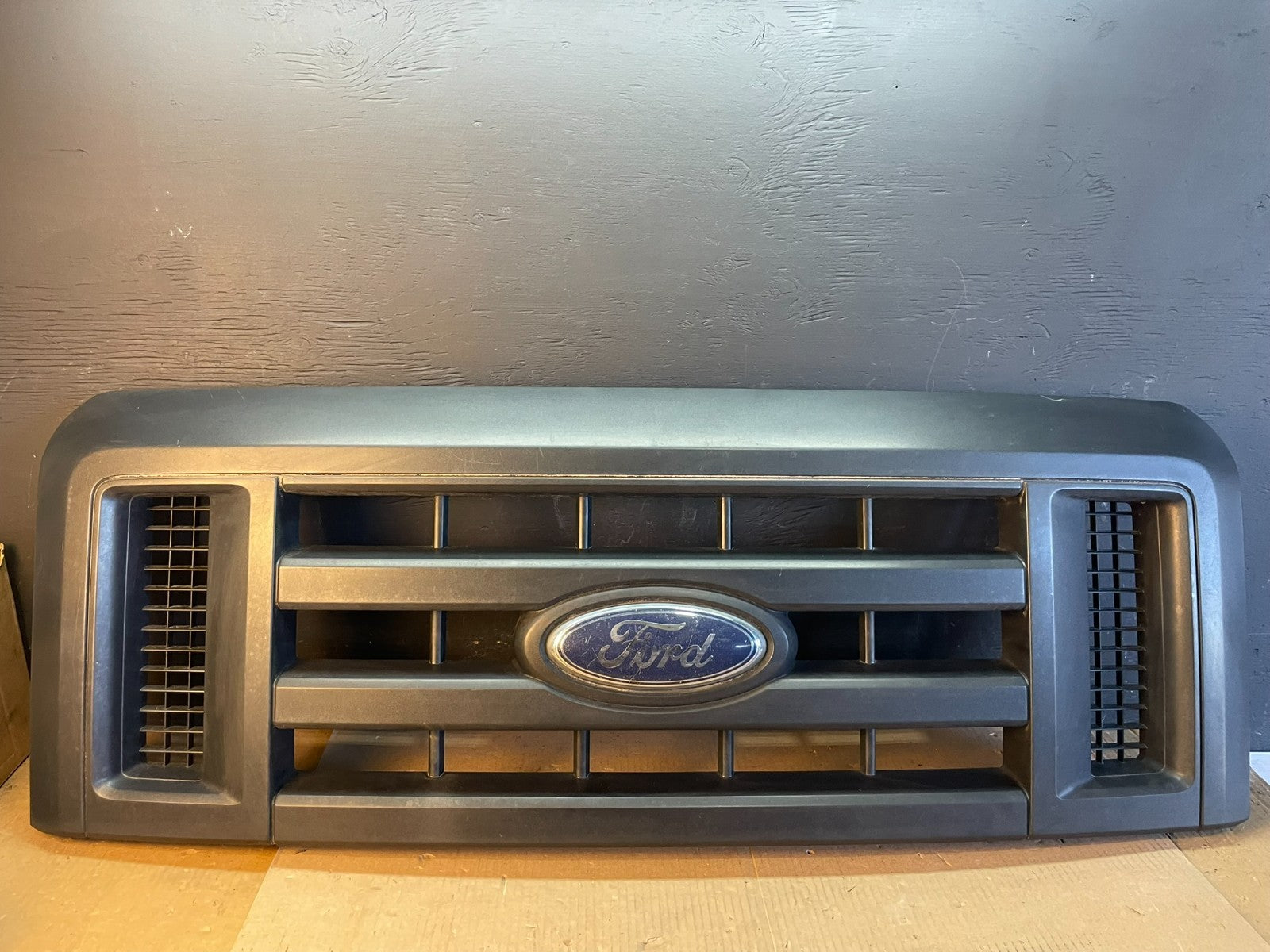 2008 to 2014 Ford Econoline E150 E250 Front Upper Chrome Grill Grille AB7892 DG0