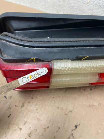 1986 to 1991 Mercedes-Benz W126 Right Passenger Side Tail Light Oem R5775 DW5