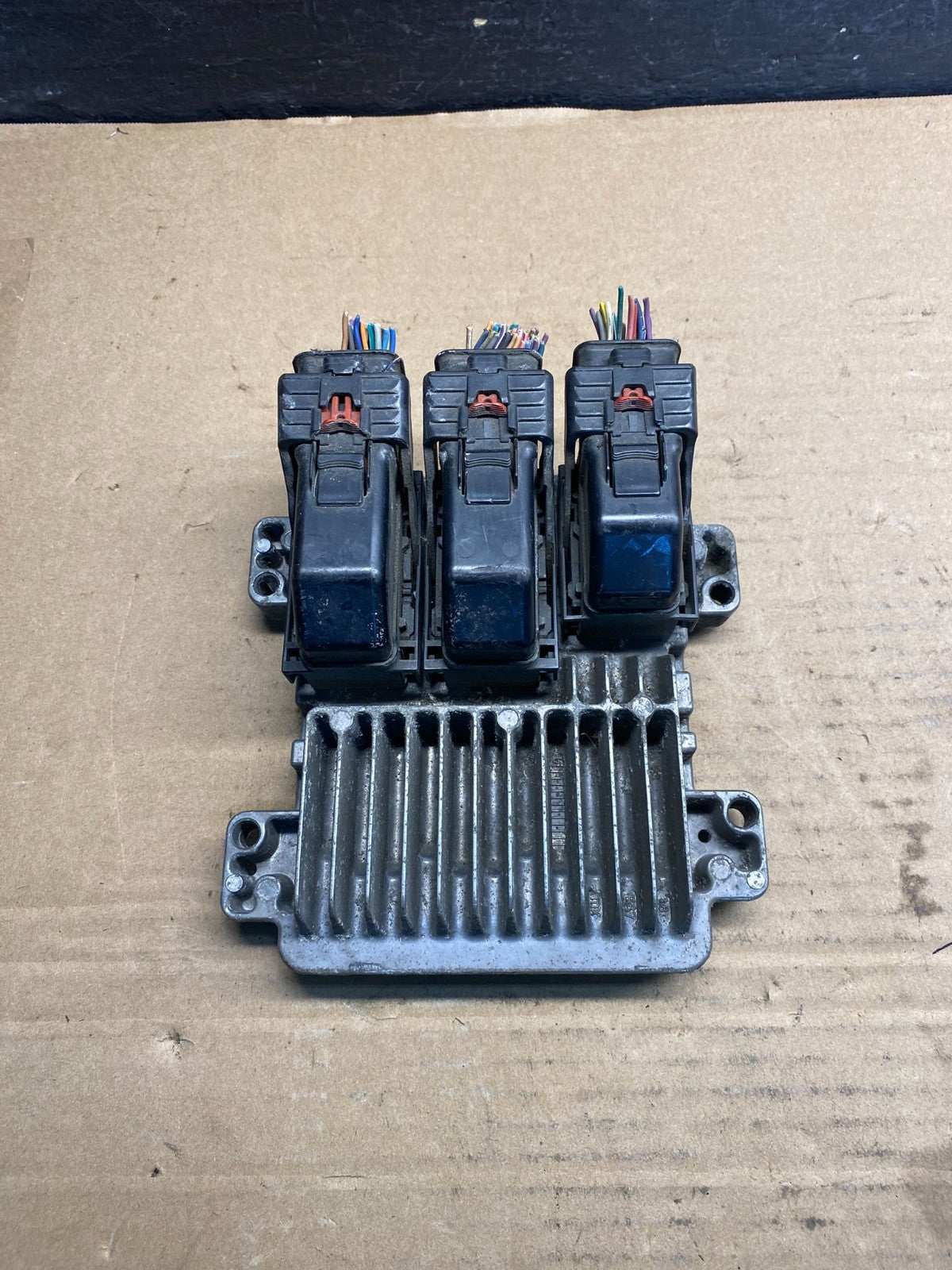 2008 - 2009 Yukon Tahoe Engine Control Module Computer ECM ECU AE2141 DG0