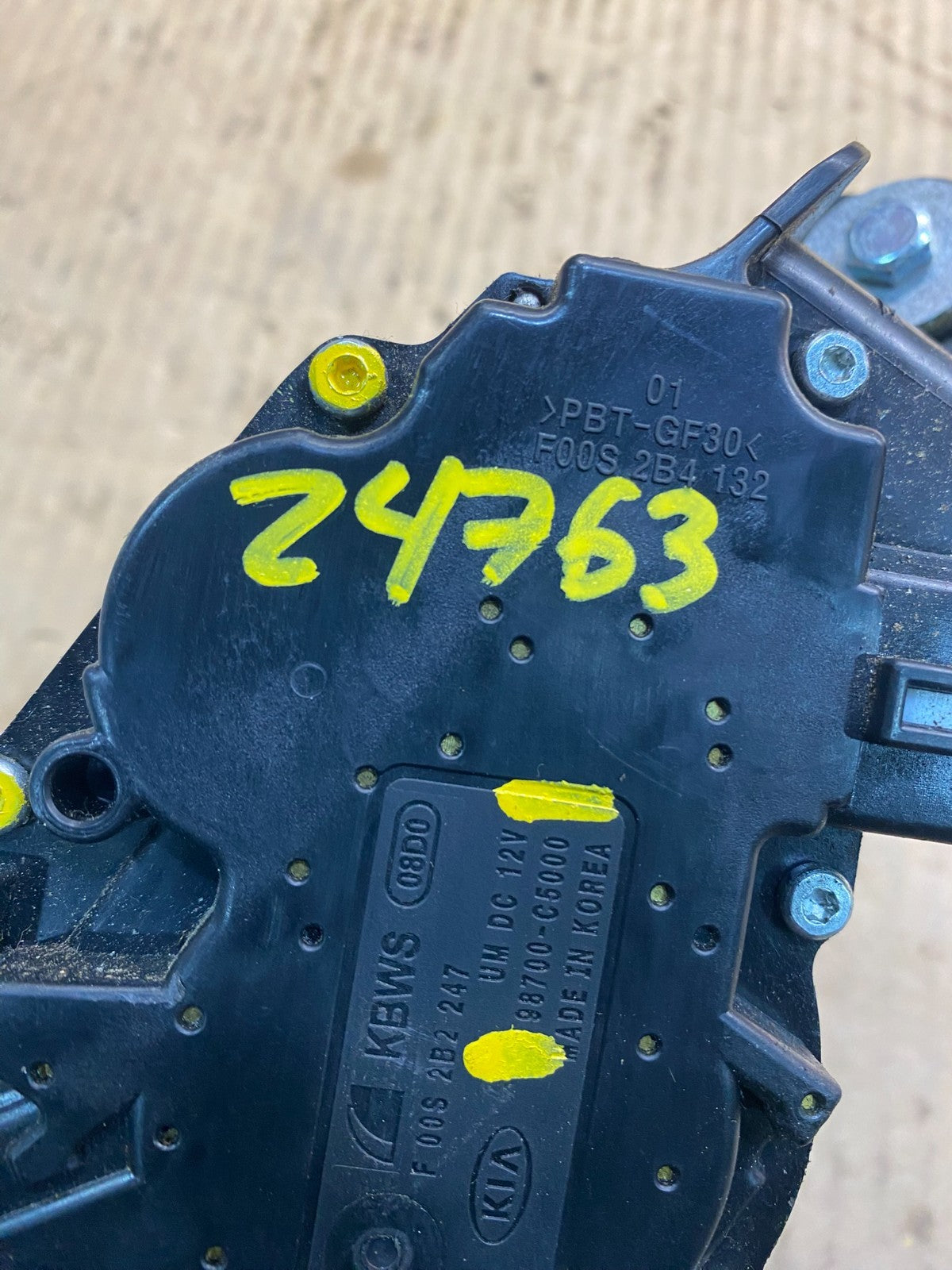 2016 - 2018 Kia Sorento Rear Glass Windshield Wiper Motor Z4763 DG5