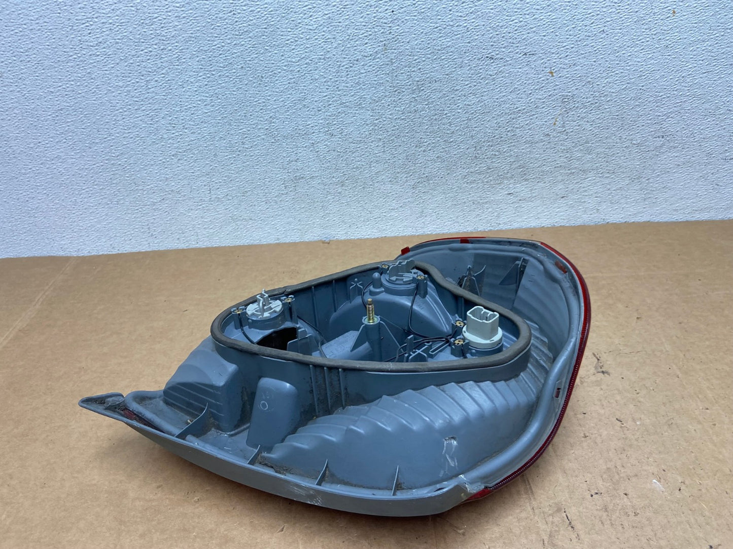 2000 to 2002 Toyota Echo Right Passenger RH Side Tail Light AD6247 LK6