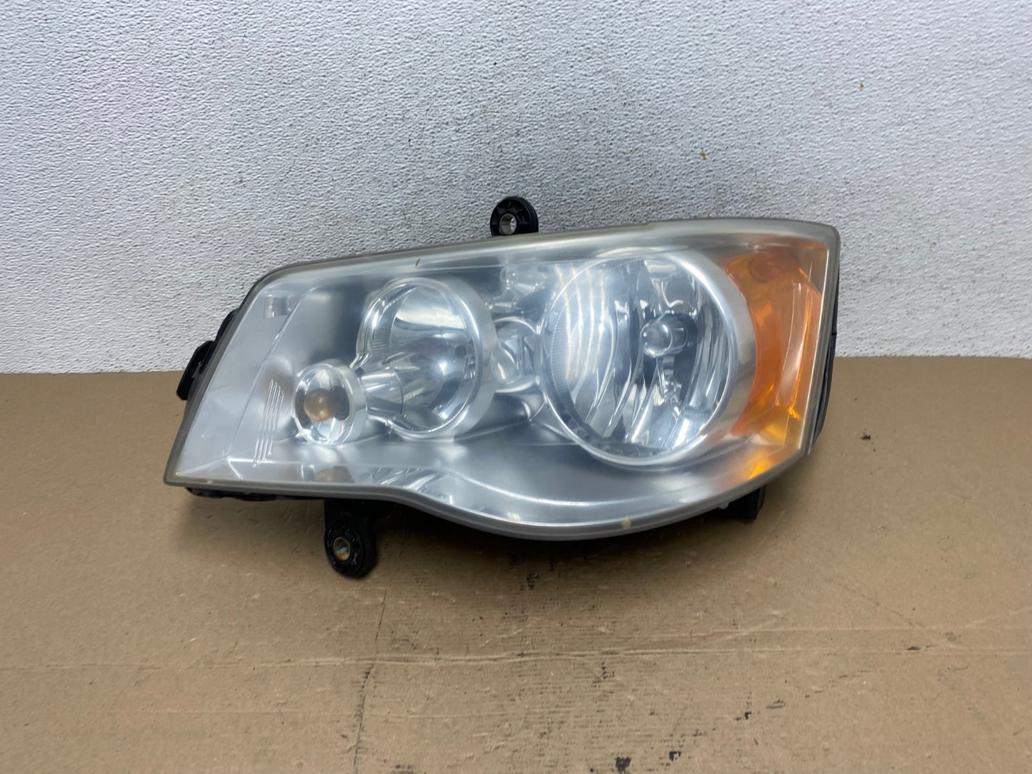 2008 to 2016 Chrysler Town and Country Left Driver Lh Side Headlight AF4482 LK0