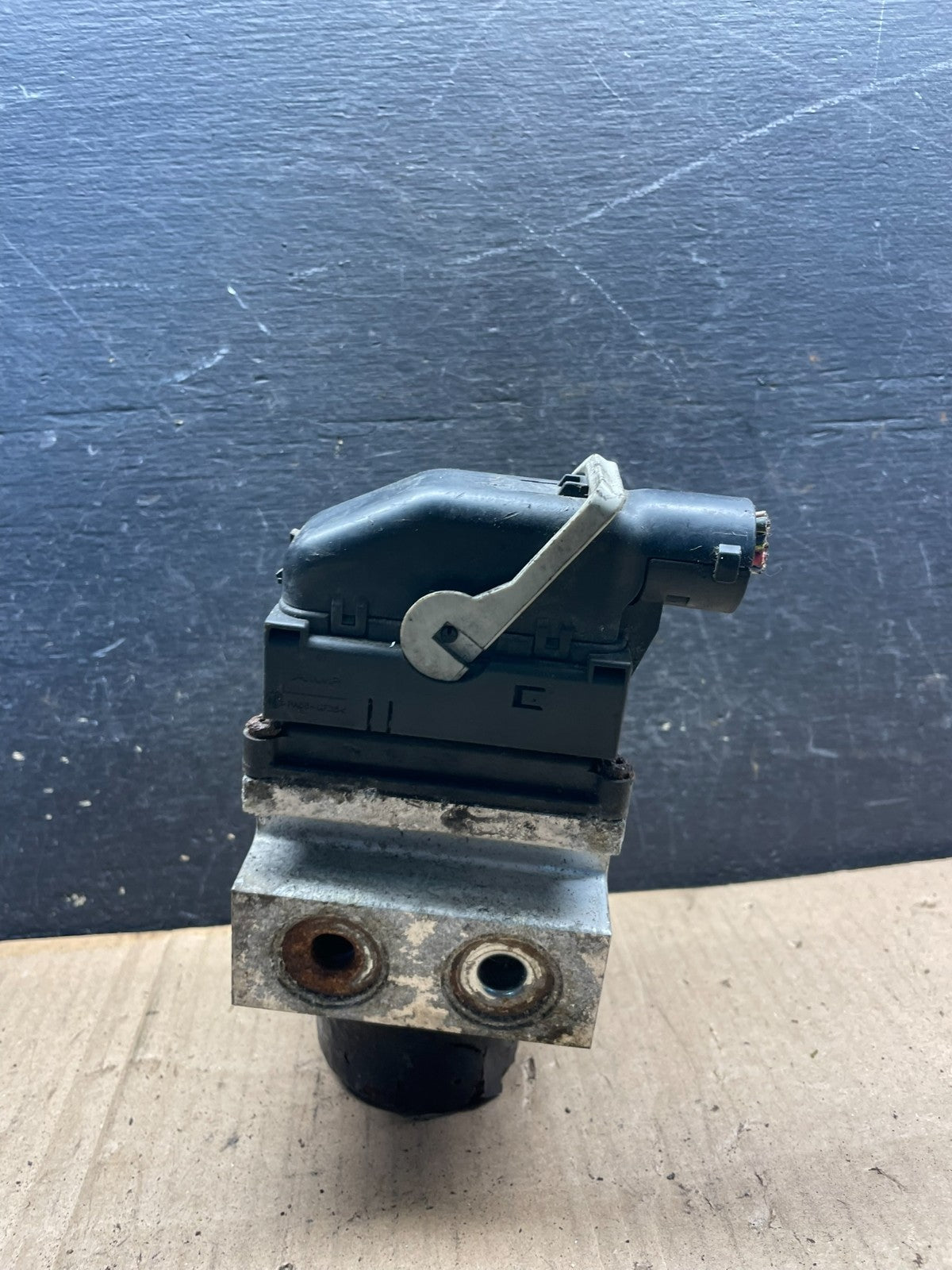 2011 - 2014 Ford E250 E350 Van  ABS Anti Lock Brake Pump Module Oem S4763 DG2