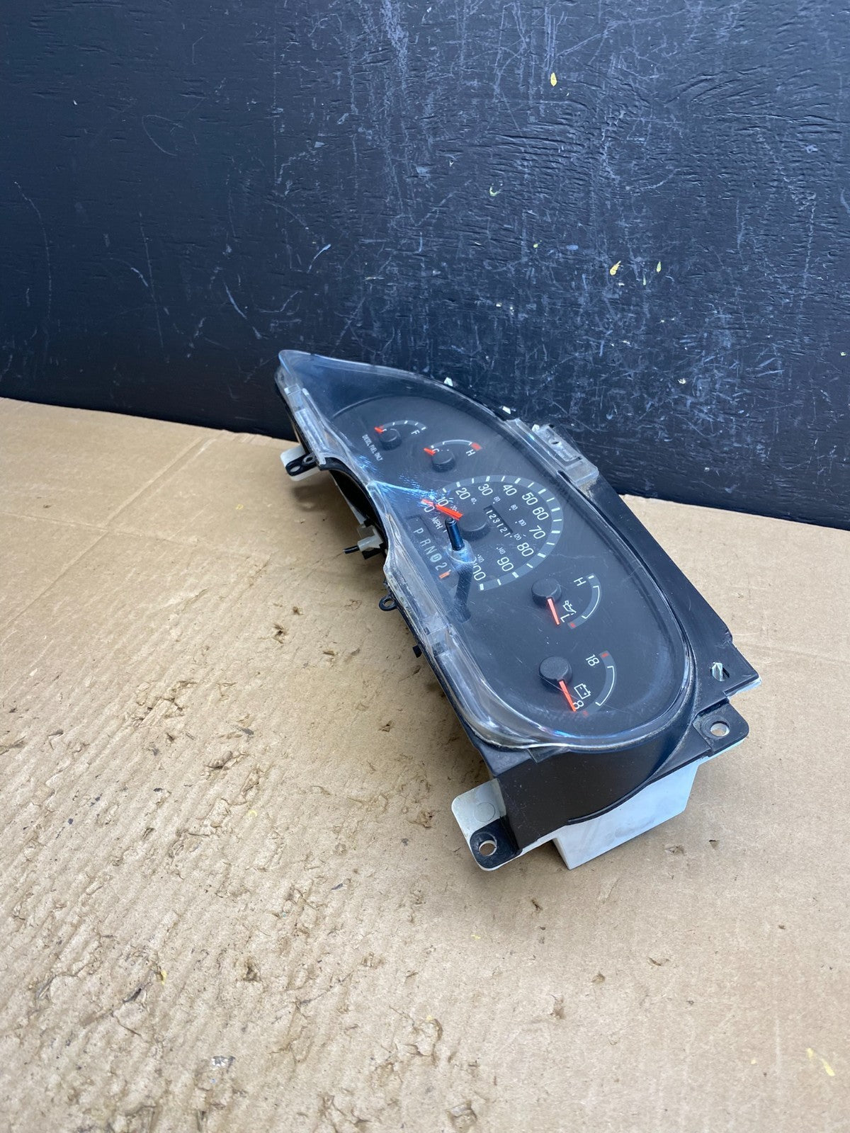 1999 to 2000 Ford E150 E250 E350 VAN Gauge Speedometer Cluster AC4651 DG2