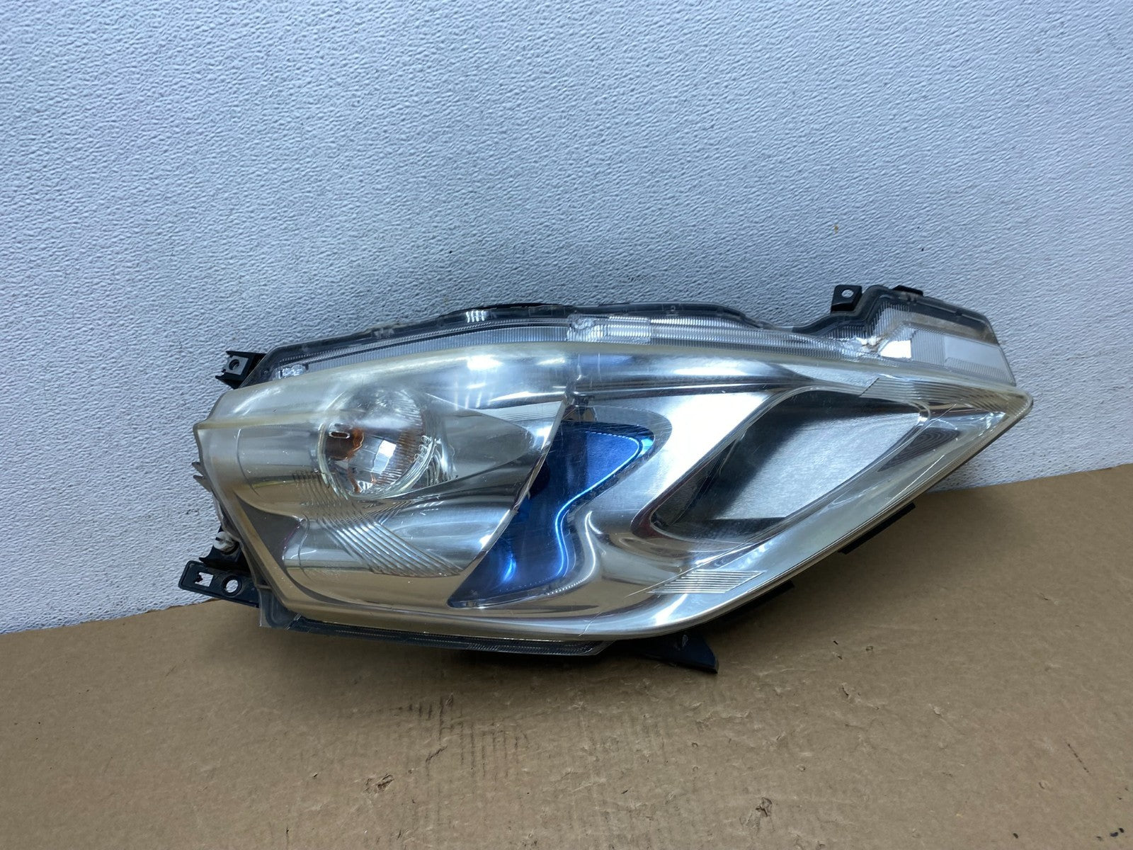 2013 to 2017 Nissan Leaf Right Passenger RH Side LED Headlight AF7390 DG0