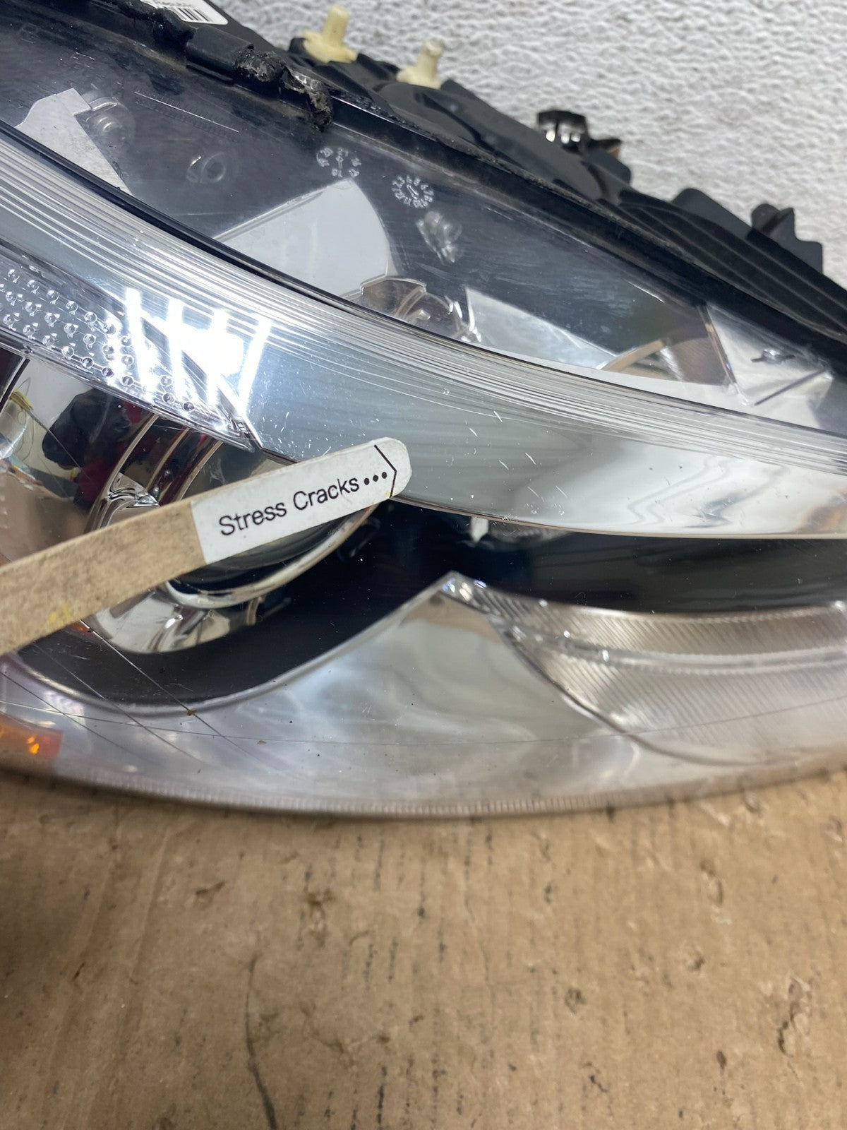 2011-2013 Volvo C30 Right Passenger RH Side Halogen Headlight AD8030 DG4