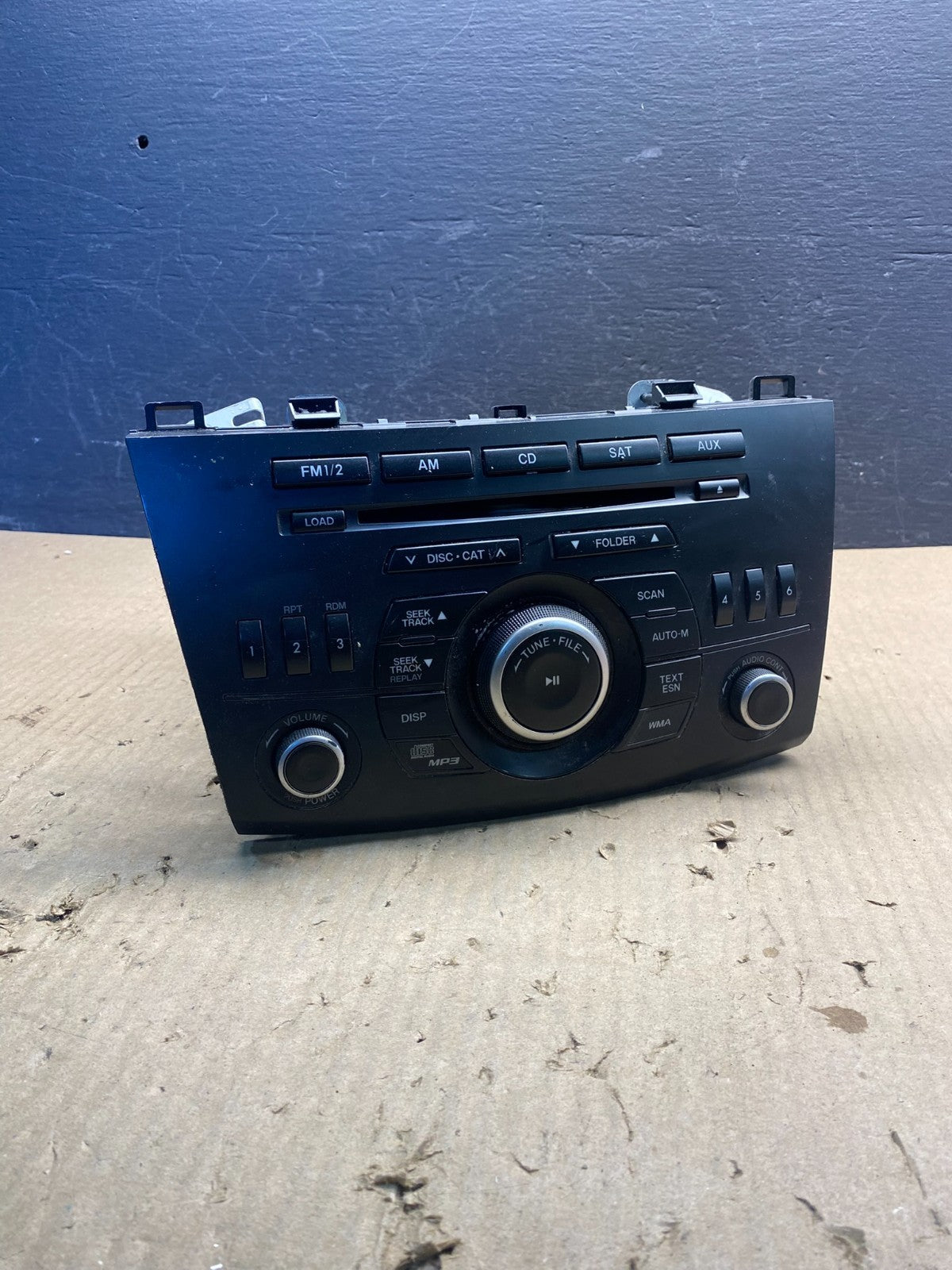 2010 2011 Mazda 3 Radio Stereo CD MP3 Player Control AC8954 DG0