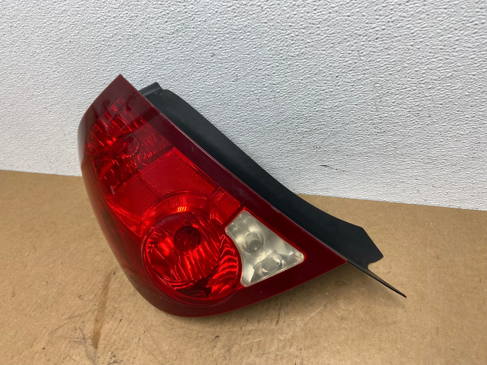 2003-2007 Saturn Ion Coupe Left Driver LH Side Tail Light AD2431 LK1