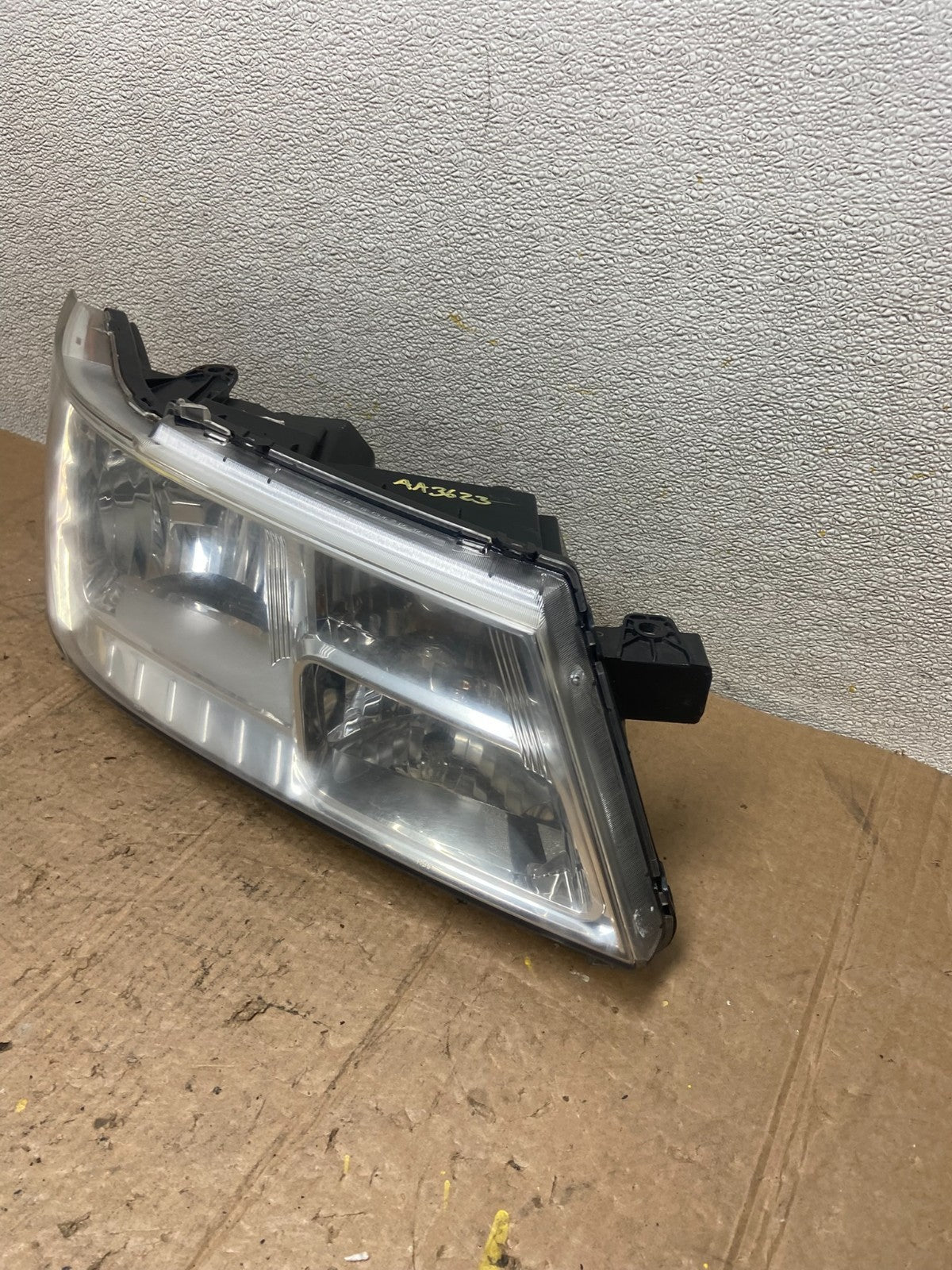 2009 to 2017 Dodge Journey Headlight Right Passenger Rh Halogen Oem AA3623 PS1